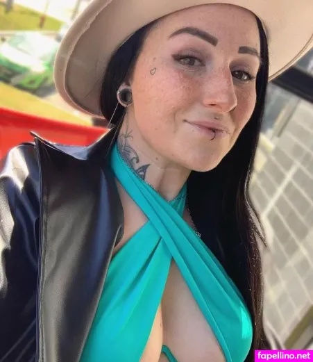 Catherine Patry OnlyFans Thumbnail #4ODURKvJ1a