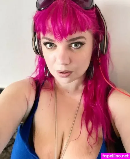 Catherine Sharples OnlyFans Thumbnail #F3fZDaP1oV