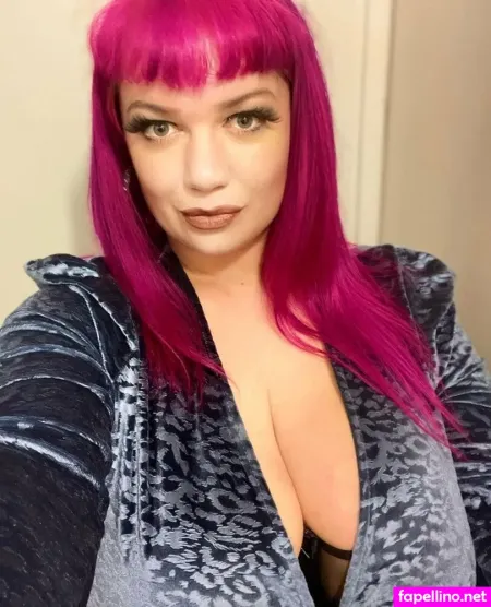 Catherine Sharples OnlyFans Thumbnail #Yr3KvM5hAI