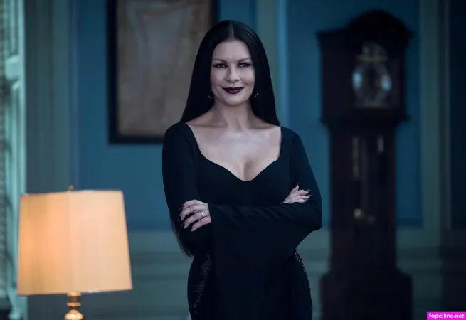 Catherinezetajones OnlyFans Thumbnail #ds5kNxRL7x