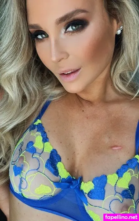 Cchristina Lee OnlyFans Thumbnail #d7VHDgwZ1Y