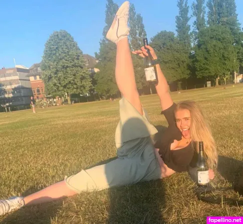 Cecily Hitchcock OnlyFans Thumbnail #1dxzLA2H17