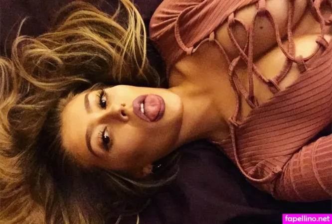 Cecily Hitchcock OnlyFans Thumbnail #8XqHNoKext