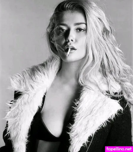 Cecily Hitchcock OnlyFans Thumbnail #GFnRKHEHTr