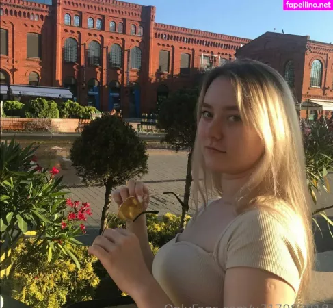 Celebrity Hannah Montana OnlyFans Thumbnail #MoqYCLOjLB