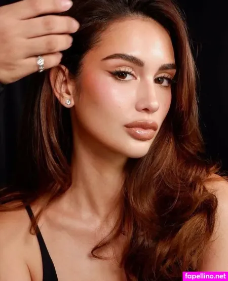 Celeste Cortesi OnlyFans Thumbnail #0XQbdg7TnO
