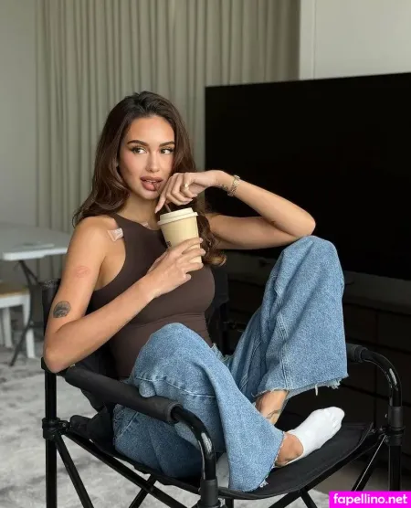 Celeste Cortesi OnlyFans Thumbnail #oVtm6z4TIW
