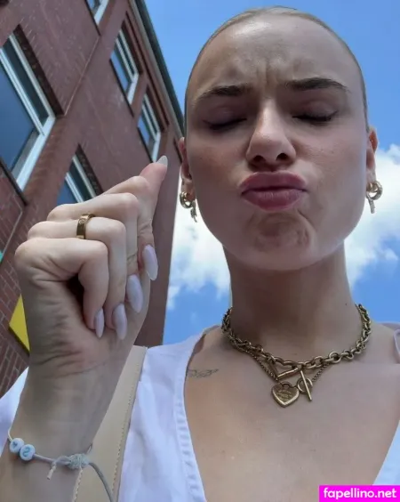 Celina Klug OnlyFans Thumbnail #HxZ0p27hjn