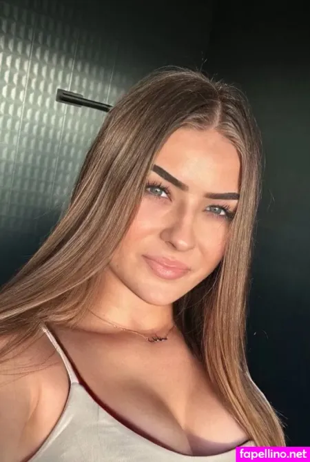 Celinegbl OnlyFans Thumbnail #EvvYySsf1A