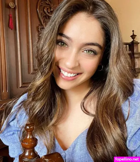 Cemre Baysel OnlyFans Thumbnail #4LYML5zdQr