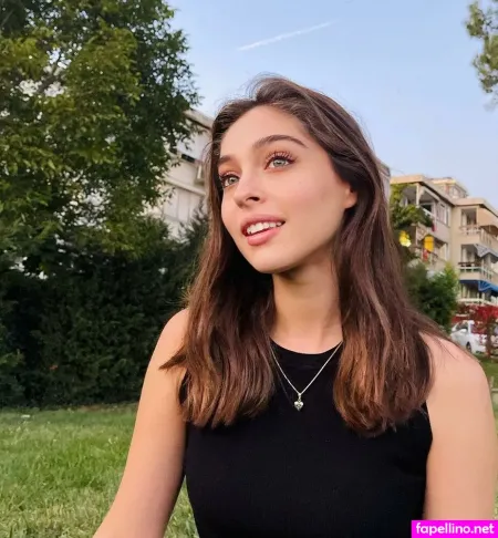 Cemre Baysel OnlyFans Thumbnail #EClOgU1IM9
