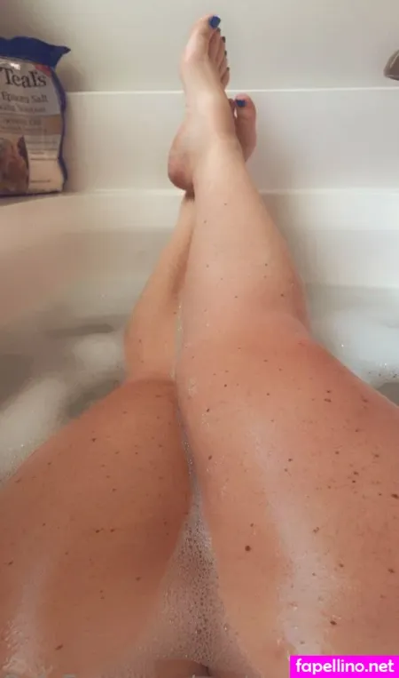 Centerofmythighs OnlyFans Thumbnail #NvJKd9bSEy