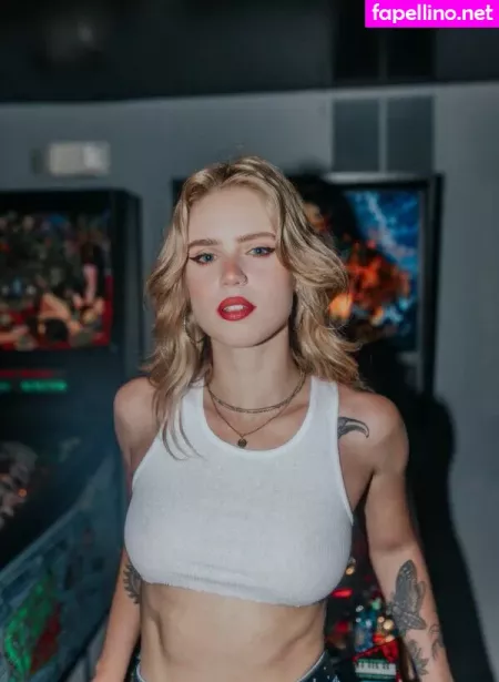 Cera Gibson OnlyFans Thumbnail #I1gmI6vOui