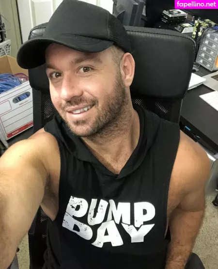 Chadwhitexxxfree OnlyFans Thumbnail #U9zq9YifDS