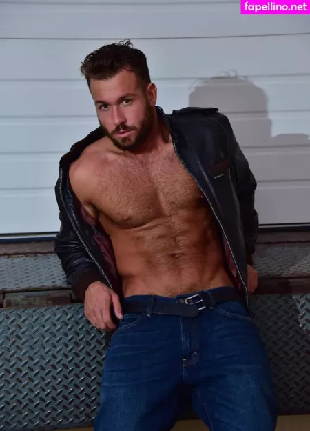 Chadwhitexxxfree OnlyFans Thumbnail #jKlKem3yoL