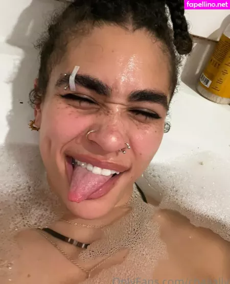 Chalially OnlyFans Thumbnail #1FozThAaDT