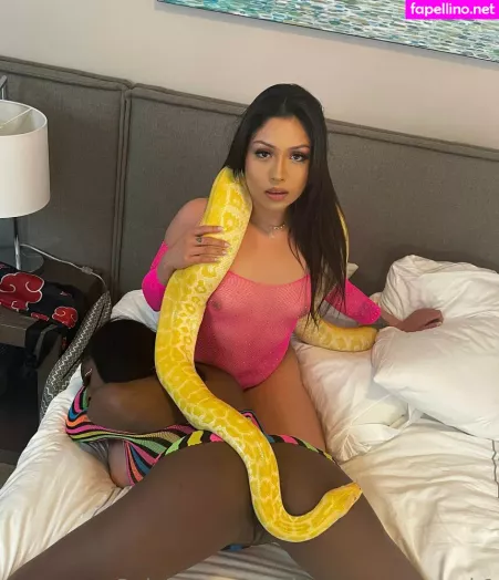 Champagnemami 1 OnlyFans Thumbnail #S5hIE9WdXp