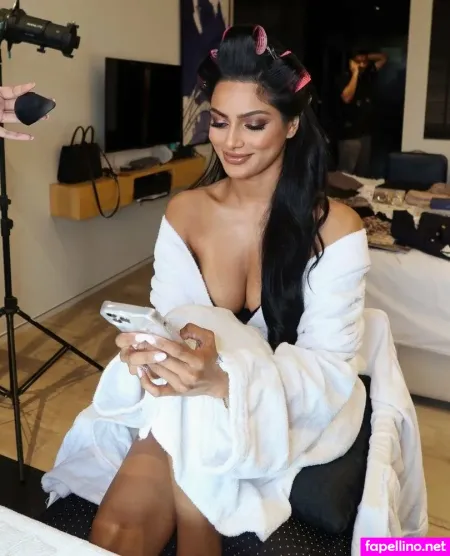 Chandrika Ravi OnlyFans Thumbnail #P3u3KguIPT