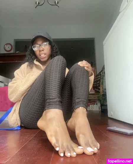 Chanel Feet23 OnlyFans Thumbnail #ErFSdz6hNH