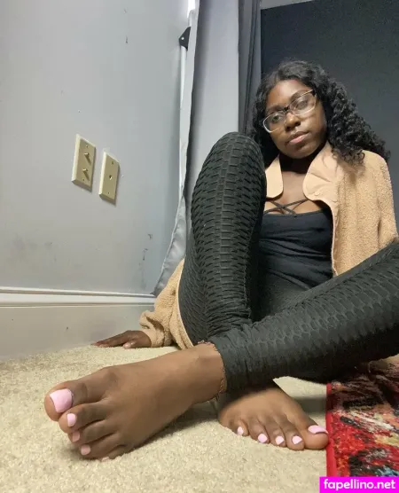Chanel Feet23 OnlyFans Thumbnail #YKLlRvJhxW