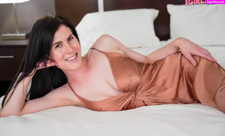 Chanel Noir OnlyFans Thumbnail #Nwt4dx4QiM