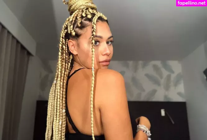 Chanelle Mauricette OnlyFans Thumbnail #NeXxIRwWtc