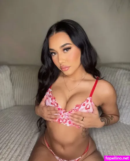 Chaneloxoxo OnlyFans Thumbnail #1xU1ekKKA4