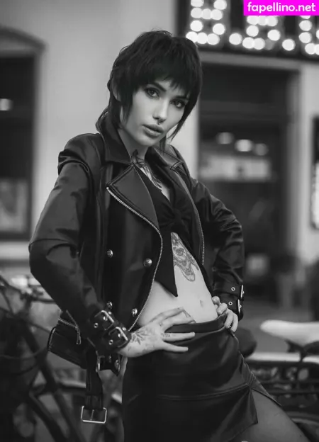 Chantaise OnlyFans Thumbnail #kNWpNAwKF1