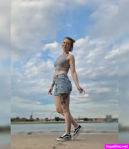 Chantal Lewentz OnlyFans Thumbnail #0VuhjSuU5N