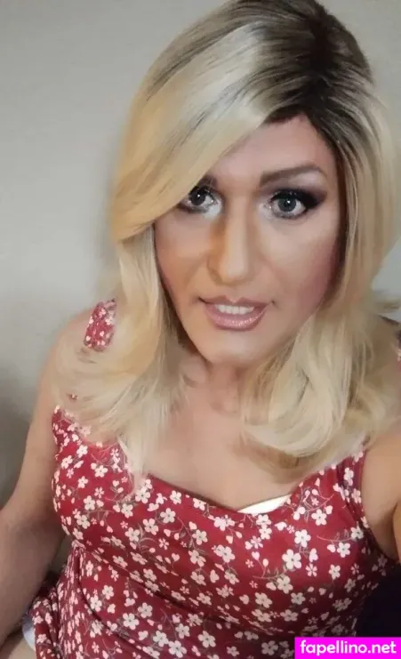 Chantelle Edwards OnlyFans Thumbnail #CZyyKxyzhr