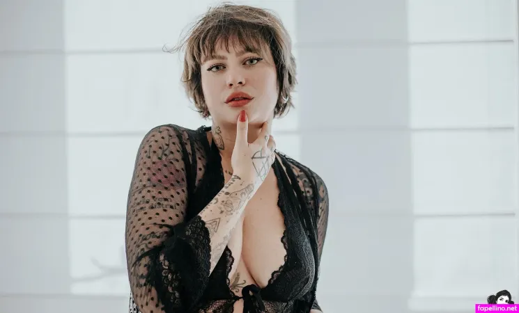 Chapeleira OnlyFans Thumbnail #cKI1GLtxot