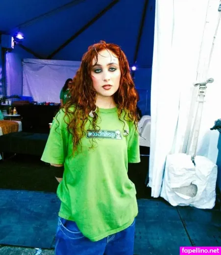 Chappell Roan OnlyFans Thumbnail #qk0ZBZ6m2X