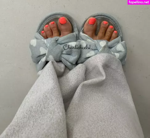 Charlieheels1 OnlyFans Thumbnail #RwWhQf83tY