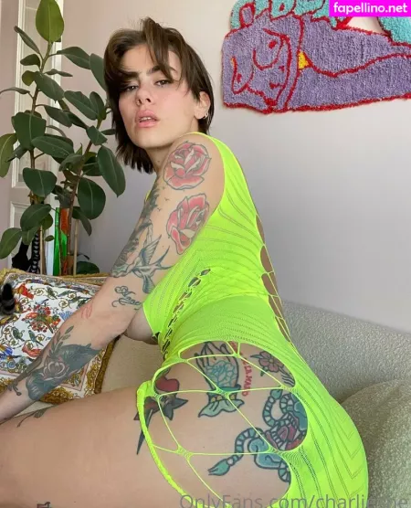 Charlieshe OnlyFans Thumbnail #vF7yswCAZE
