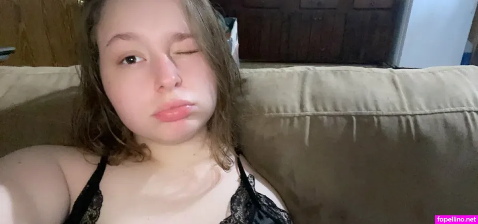 Charliiieyrae OnlyFans Thumbnail #q3WRYSFkrd