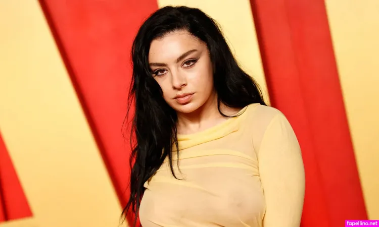 Charlixcx OnlyFans Thumbnail #HtJpq7yO2b