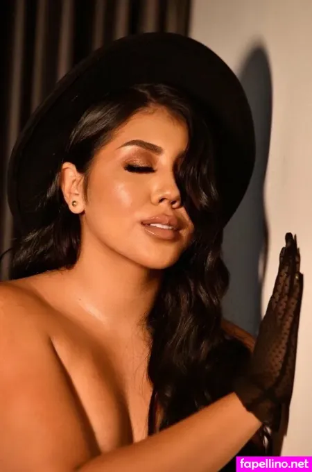 Charlote Rouge OnlyFans Thumbnail #f0EWbRCEIL