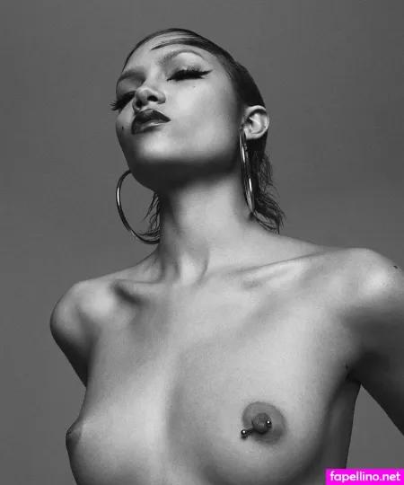 Charlotte 4 OnlyFans Thumbnail #5hoxFPaUUs