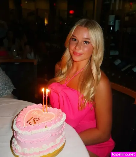 Charlotte Booth OnlyFans Thumbnail #E6binfeRIT