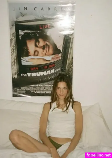 Charlotte Cardin Nue Main Profile Photo