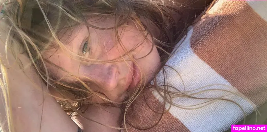 Charlotte De OnlyFans Thumbnail #yadR8ynYwF