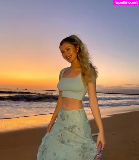 Charlotte Elise OnlyFans Thumbnail #AfkHpBKjL3