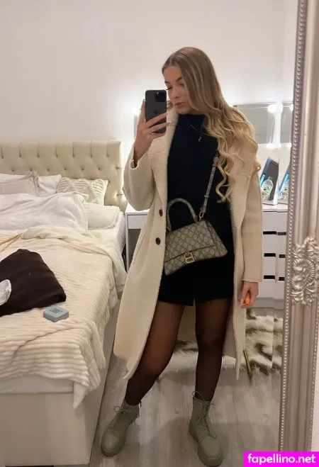 Charlotte Hegert 1 OnlyFans Thumbnail #MeXOZjHVmj