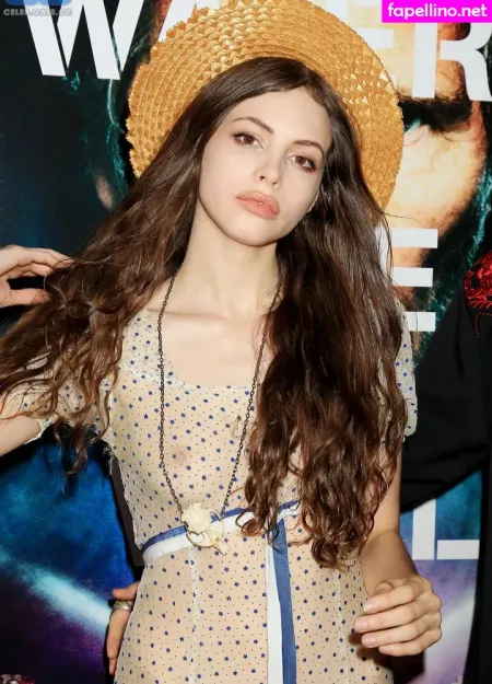 Charlotte Kemp Muhl OnlyFans Thumbnail #NUSi09TWhU