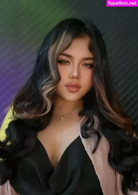 Charlotte Linlin OnlyFans Thumbnail #uBm8Vd4GGm