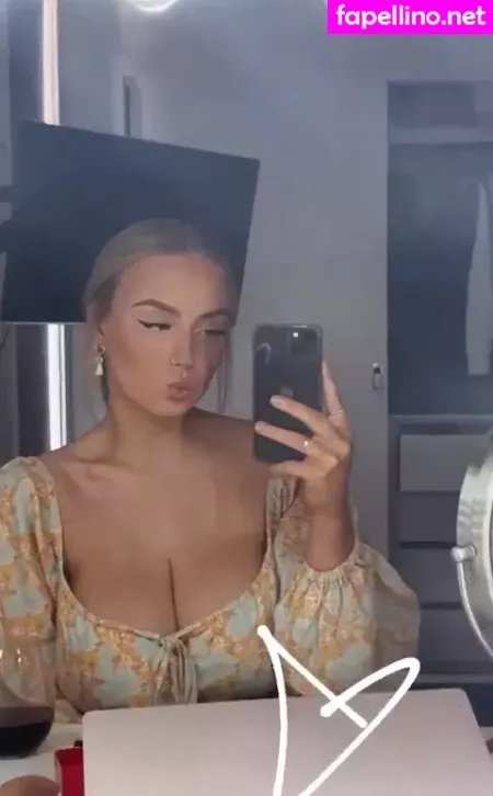 Charlotte Page OnlyFans Thumbnail #F1O4iypKMD