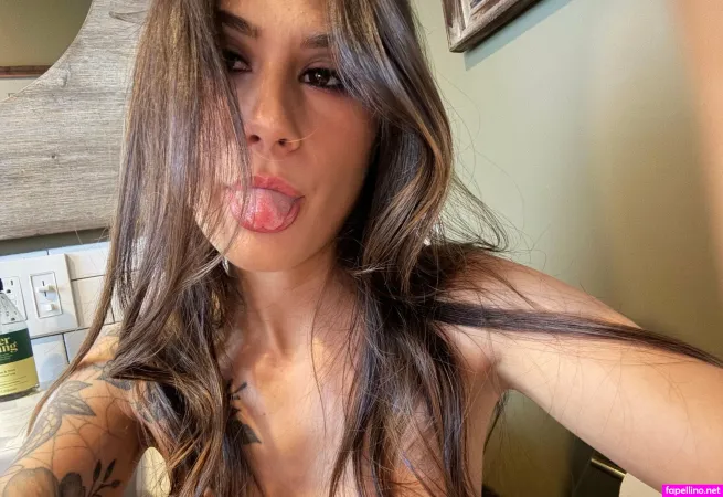 Charlottemae977 OnlyFans Thumbnail #AY2SYJFTVm