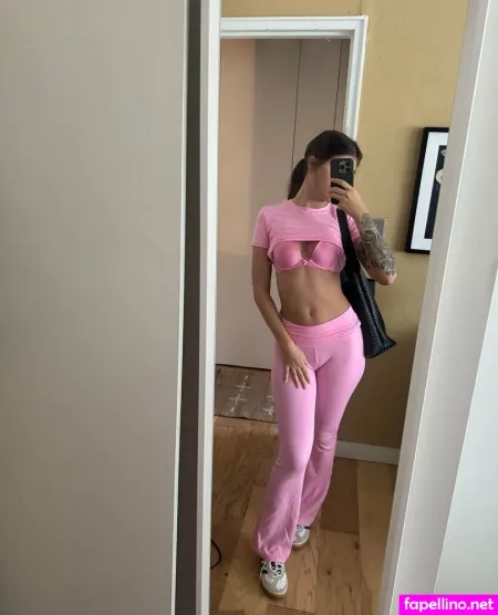 Charlottemae977 OnlyFans Thumbnail #HBC0XCLxf3