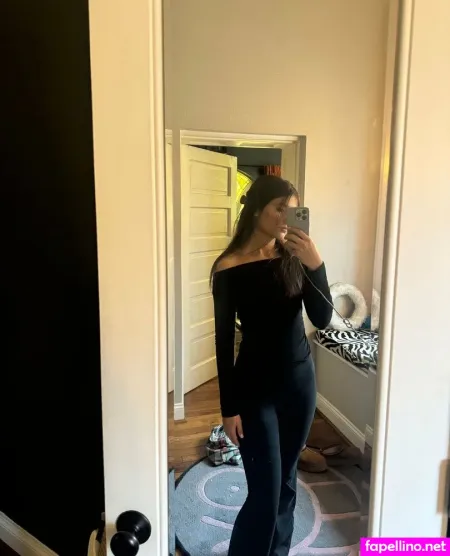Charlottemae977 OnlyFans Thumbnail #qbRqJfBTUb