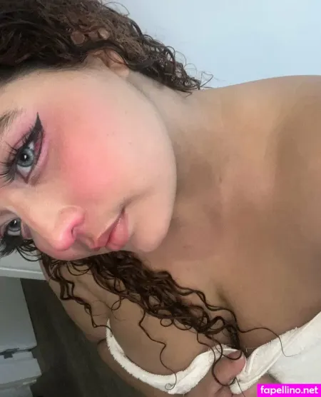 Charlottemillerr OnlyFans Thumbnail #mZecZhzMoz